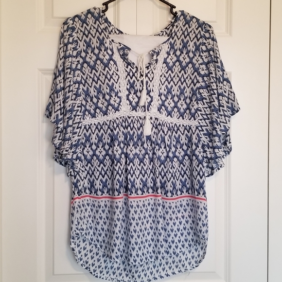 beachlunchlounge Tops - Beachlunchlounge blue white tassel tie neckline flutter sleeve SZ Med